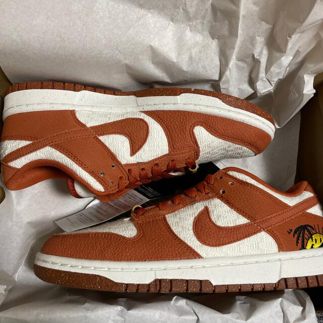 Nike WMNS Dunk Low Sun Club "Brown/White