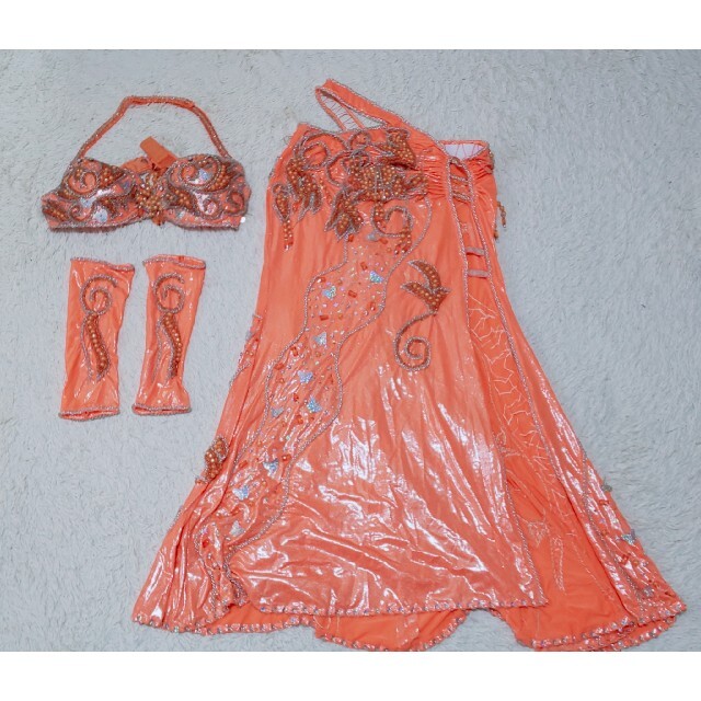 ベリーダンス衣装（オレンジ）の通販 by Zill's shop｜ラクマ