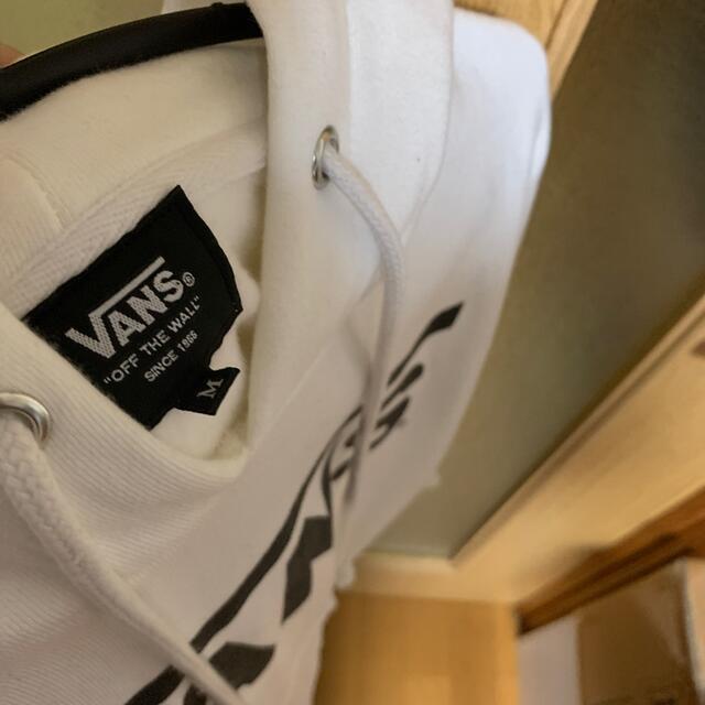 VANS(ヴァンズ)のvans パーカー 白 ホワイト メンズのトップス(パーカー)の商品写真