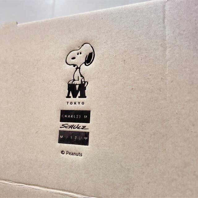 SNOOPY(スヌーピー)の【新品】スヌーピーミュージアム　マグカップ　snoopy peanuts インテリア/住まい/日用品のキッチン/食器(グラス/カップ)の商品写真