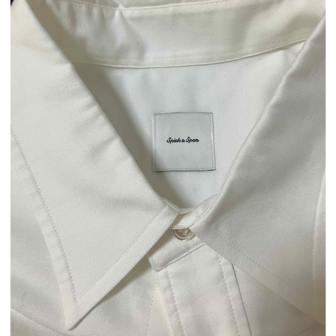 Spick & Span(スピックアンドスパン)の※大幅値下げ【新品未使用タグ付き】Spick&Span白シャツ　38 レディースのトップス(シャツ/ブラウス(長袖/七分))の商品写真