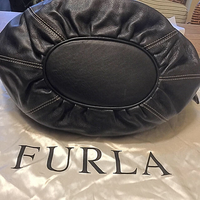 Furla(フルラ)の断捨離価格‼️  マフラーも付いてる❗️FURLA の トートバッグ   レディースのバッグ(トートバッグ)の商品写真