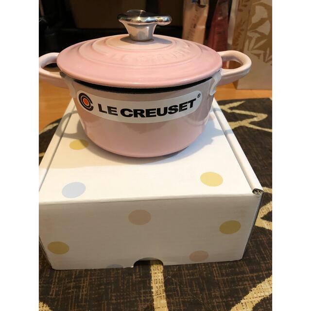 LE CREUSET(ルクルーゼ)のル・クルーゼ ココットロンド 14cm ベアーつまみ ピンク 新品未使用 インテリア/住まい/日用品のキッチン/食器(鍋/フライパン)の商品写真