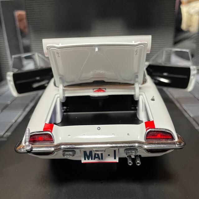 未展示品オートアート1/18帰ってきたウルトラマンマットビハイクル