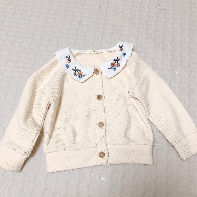 futafuta(フタフタ)の襟お花刺繍カーディガン キッズ/ベビー/マタニティのベビー服(~85cm)(カーディガン/ボレロ)の商品写真