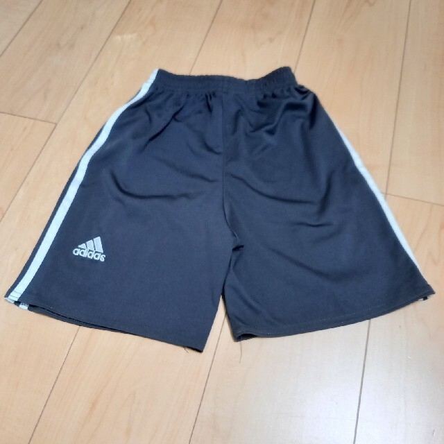 adidas(アディダス)のサッカー　ユニフォーム　キッズ キッズ/ベビー/マタニティのキッズ服男の子用(90cm~)(パンツ/スパッツ)の商品写真