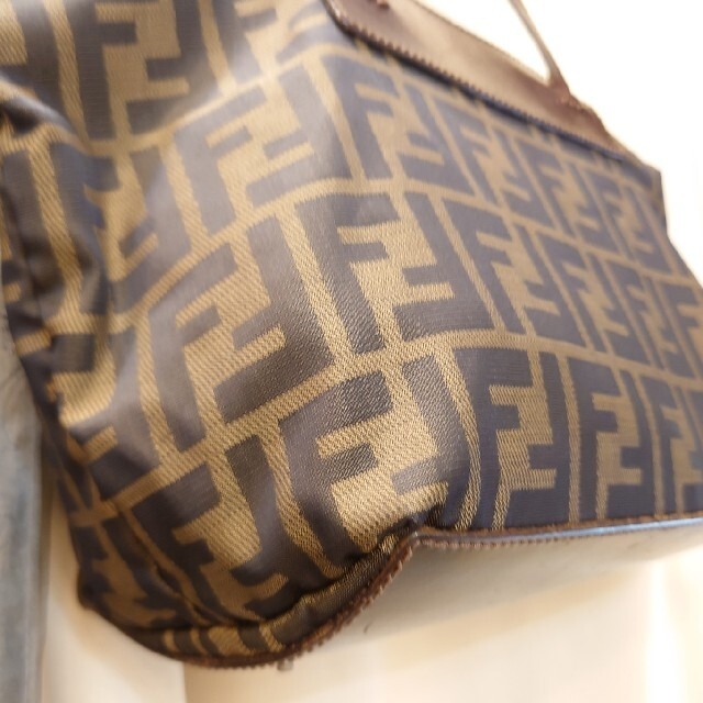 FENDI(フェンディ)のあおい様専用☆フェンディ☆ズッカ柄☆ハンドバッグ レディースのバッグ(ハンドバッグ)の商品写真