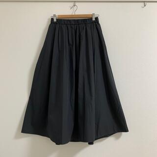 ジーユー(GU)のブラック　タックフレアカラーミディスカート　Lサイズ(ロングスカート)