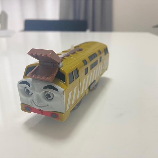 Takara Tomy(タカラトミー)のディーゼル10、貨車セット & でこぼこレール キッズ/ベビー/マタニティのおもちゃ(電車のおもちゃ/車)の商品写真