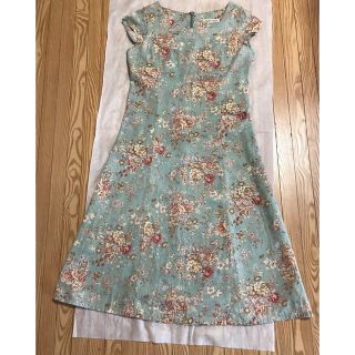 ローラアシュレイ(LAURA ASHLEY)のローラアシュレイ　ワンピース(ロングワンピース/マキシワンピース)