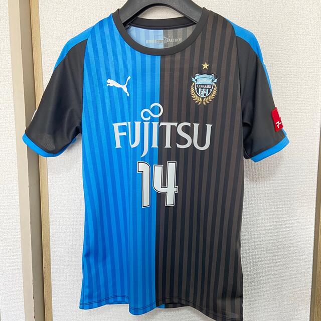 PUMA(プーマ)の川崎フロンターレ　HOMEユニフォーム　2018年 スポーツ/アウトドアのサッカー/フットサル(ウェア)の商品写真