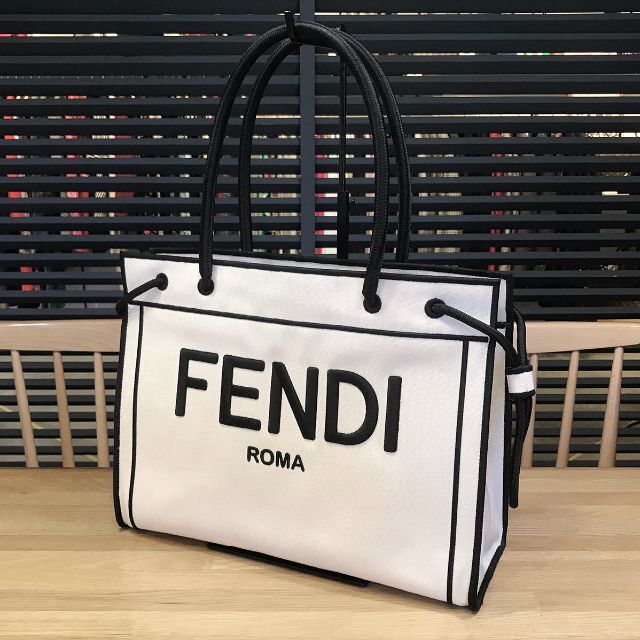 FENDI - 美品 フェンディ ロゴ ショッパー ミディアム トートバッグ キャンバス