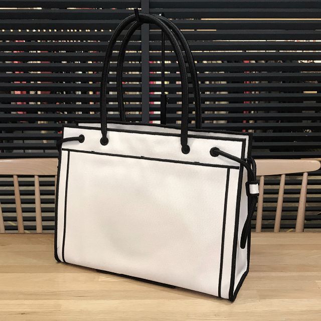 FENDI(フェンディ)の美品 フェンディ ロゴ ショッパー ミディアム トートバッグ キャンバス レディースのバッグ(トートバッグ)の商品写真