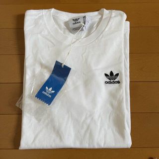 アディダス(adidas)のadidas Tシャツ(Tシャツ/カットソー(半袖/袖なし))