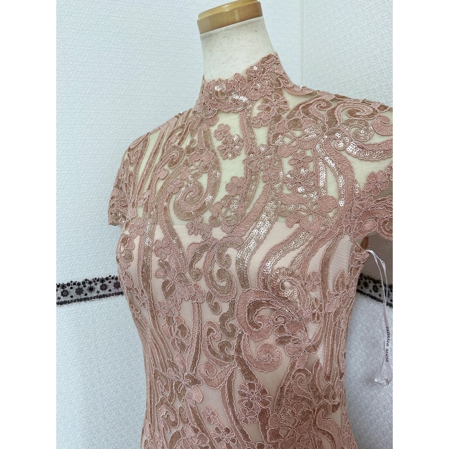 のドレスで TADASHI SHOJI - 専用です!TADASHI SHOJI Vネックレース ...