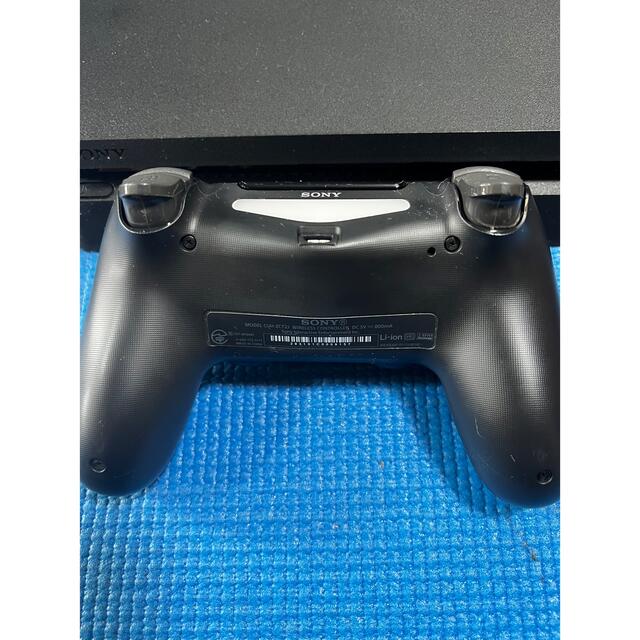 PlayStation4(プレイステーション4)のPlayStation4本体 jetblack500gb cuh2000ab01 エンタメ/ホビーのゲームソフト/ゲーム機本体(家庭用ゲーム機本体)の商品写真