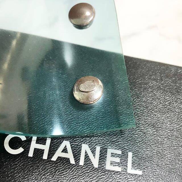 CHANEL(シャネル)のシャネル　バングル　クリア　ラバー　ワイド　ブレスレット　ホック　ボタン　銀　☆ レディースのアクセサリー(ブレスレット/バングル)の商品写真