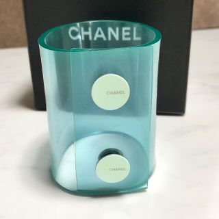 シャネル(CHANEL)のシャネル　バングル　クリア　ラバー　ワイド　ブレスレット　ホック　ボタン　銀　☆(ブレスレット/バングル)