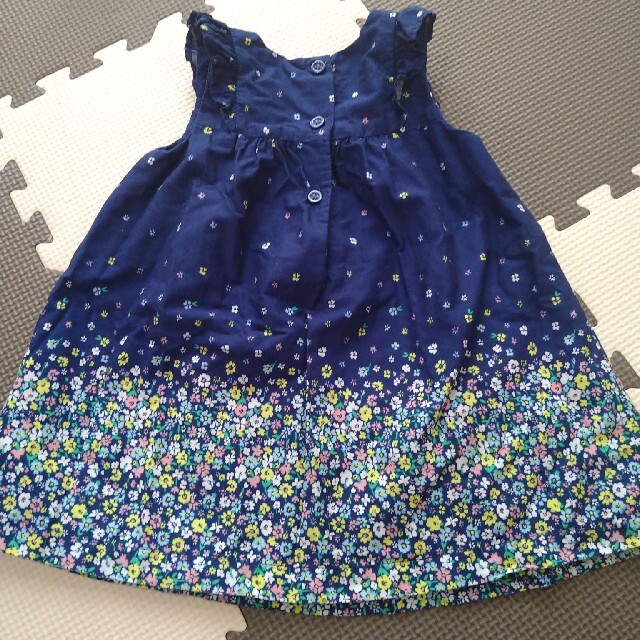 babyGAP(ベビーギャップ)のBabyGap　70㎝　ノースリーブワンピース　花柄 キッズ/ベビー/マタニティのベビー服(~85cm)(ワンピース)の商品写真