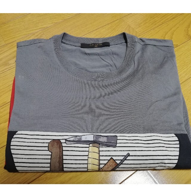 大割引 LOUIS VUITTON - 美品/ルイヴィトン/Tシャツ/半袖丸首/灰色