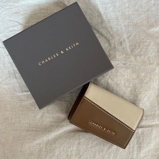 チャールズアンドキース(Charles and Keith)のCHARLES&KEITH ツートーン ステッチトリムウォレット(財布)