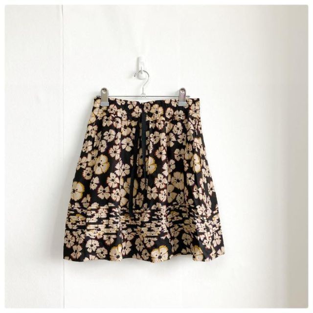 MARC BY MARC JACOBS(マークバイマークジェイコブス)の【おしゃれ♪♪】マーク バイ マーク ジェイコブス　レディース　花柄　スカート レディースのスカート(ひざ丈スカート)の商品写真
