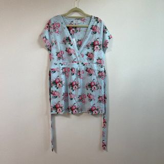 ローラアシュレイ(LAURA ASHLEY)のタグ付き未使用　ローラアシュレイ　10号　カシュクールカットソー(カットソー(半袖/袖なし))