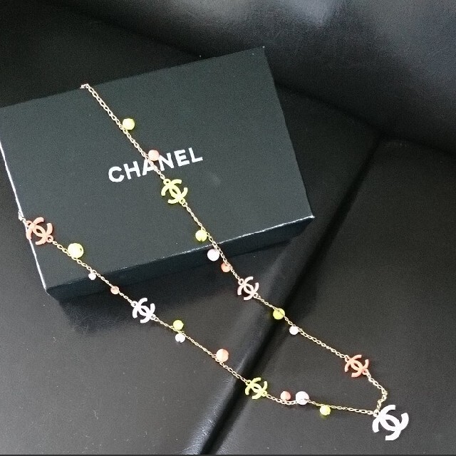 CHANEL(シャネル)のうらら様専用です。　正規品  シャネル ロングネックレス レディースのアクセサリー(ネックレス)の商品写真