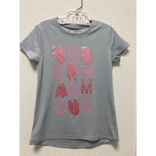 アンダーアーマー(UNDER ARMOUR)のほぼ新品　アンダーアーマー　スポーツ　Tシャツ　120サイズくらい(Tシャツ/カットソー)