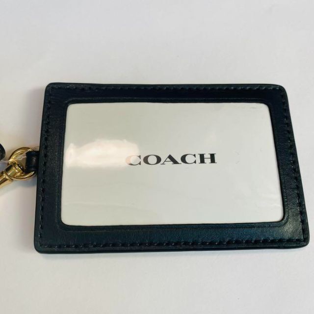 COACH(コーチ)のCOACH コーチ　ランヤード　カードケース　定期入れ ブラック　ベージュ レディースのファッション小物(名刺入れ/定期入れ)の商品写真