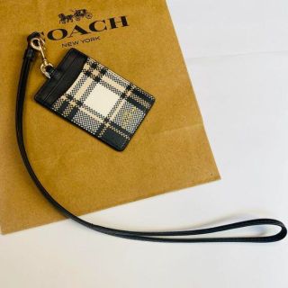 コーチ(COACH)のCOACH コーチ　ランヤード　カードケース　定期入れ ブラック　ベージュ(名刺入れ/定期入れ)