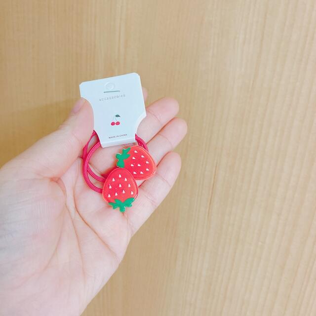 ヘアゴム 10本 果物 赤ちゃん 女の子 ベビー キッズ こども もも いちごの通販 by えみ ヘアゴム 10本 果物 もも いちご ベビー 赤ちゃん キッズ こども 髪ゴム