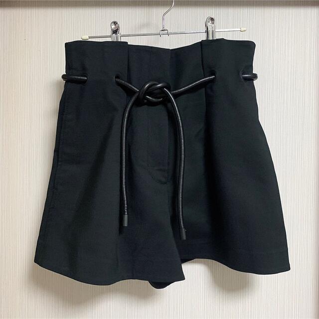 3.1 Phillip Lim(スリーワンフィリップリム)の3.1 Phillip Lim Origami-Pleated Short 定番 レディースのパンツ(ショートパンツ)の商品写真