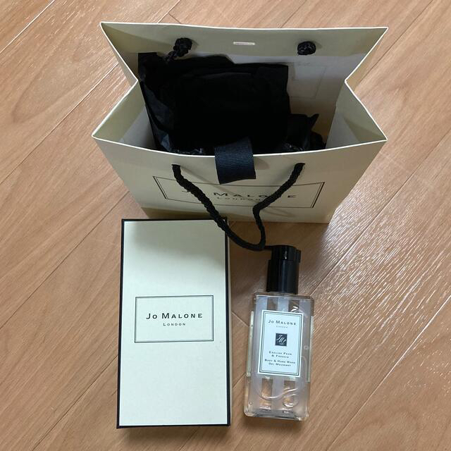 Jo Malone(ジョーマローン)のジョーマローン ボディ&ハンドウォッシュ イングリッシュベアー&フリージア コスメ/美容のボディケア(ボディソープ/石鹸)の商品写真