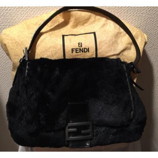 フェンディ(FENDI)の北海道のおまけ付★フェンディ クリーニング済み ラビットファーバゲット(ショルダーバッグ)