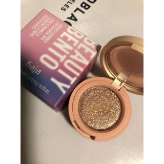 セフォラ(Sephora)のｶｼﾞｬ kaja ﾋﾞｭｰﾃｨｰﾍﾞﾝﾄｰ 02 ｵﾚﾝｼﾞﾌﾞﾛｯｻﾑ(アイシャドウ)