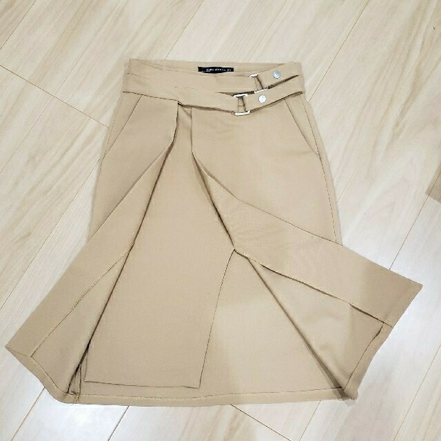 ZARA(ザラ)のZARA WOMAN スカート レディースのスカート(ひざ丈スカート)の商品写真