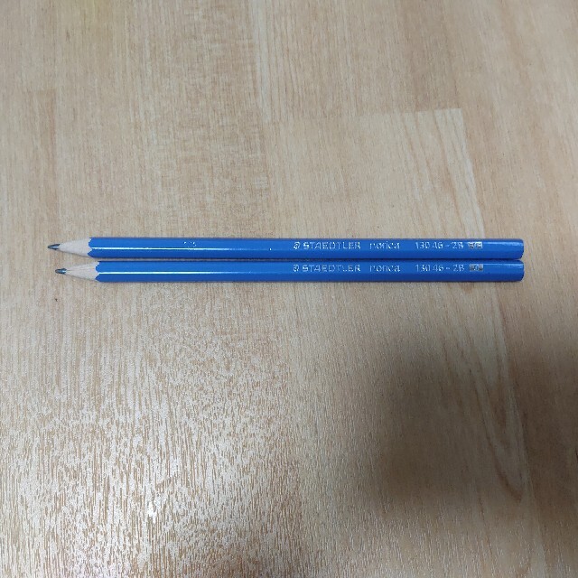 【美品】ステッドラー 鉛筆 120 4G-2B STAEDLER 2本 インテリア/住まい/日用品の文房具(ペン/マーカー)の商品写真