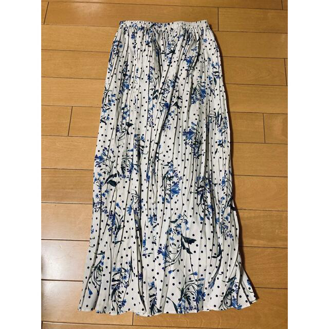 IENA(イエナ)のIENA イエナ　フラワードットプリーツスカート レディースのスカート(ロングスカート)の商品写真
