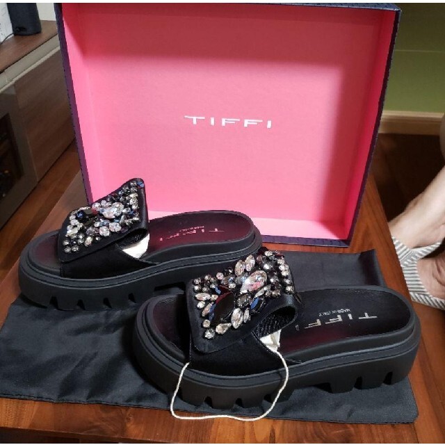 【新品】TIFFIジュエリー飾り 厚底サンダル　EU36  23cm レディースの靴/シューズ(サンダル)の商品写真