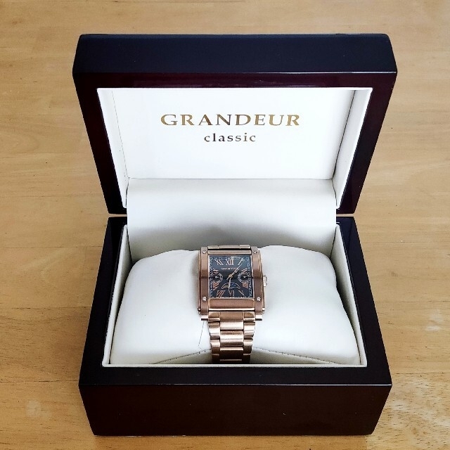 GRANDEUR(グランドール)のグランドール　クラシック　ムーンフェイズ腕時計　GCK008W3　2008年度 メンズの時計(腕時計(アナログ))の商品写真