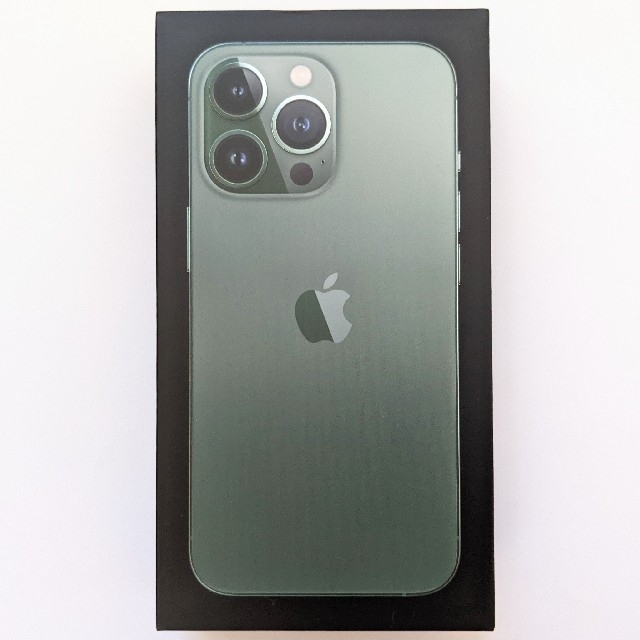 Apple(アップル)のiPhone 13 Pro 128GB アルパイングリーン スマホ/家電/カメラのスマートフォン/携帯電話(スマートフォン本体)の商品写真
