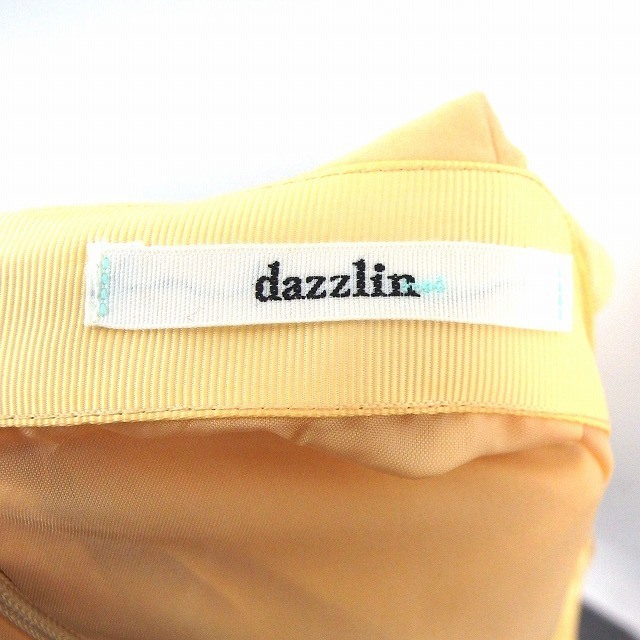 dazzlin(ダズリン)のダズリン dazzlin スカート フレア タック シンプル バックジップ S レディースのスカート(ひざ丈スカート)の商品写真