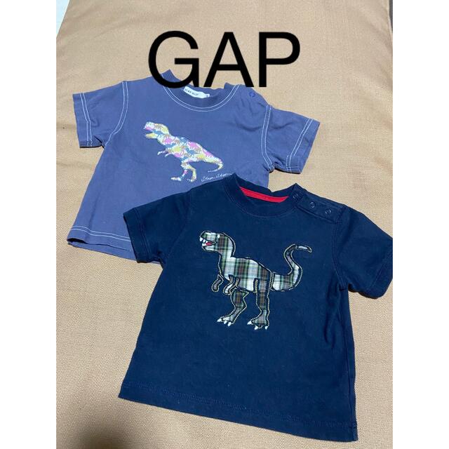 babyGAP(ベビーギャップ)のGAP 80cm 恐竜　Tシャツセット　ティラノサウルス　保育園 キッズ/ベビー/マタニティのベビー服(~85cm)(Ｔシャツ)の商品写真