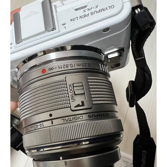 OLYMPUS(オリンパス)のオリンパス　ペン　E-PL5 レンズ3種　単焦点　カメラ不具合あり スマホ/家電/カメラのカメラ(ミラーレス一眼)の商品写真