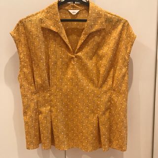 イエナ(IENA)の最終値下げ　　IENA 花柄ブラウス　新品(シャツ/ブラウス(半袖/袖なし))