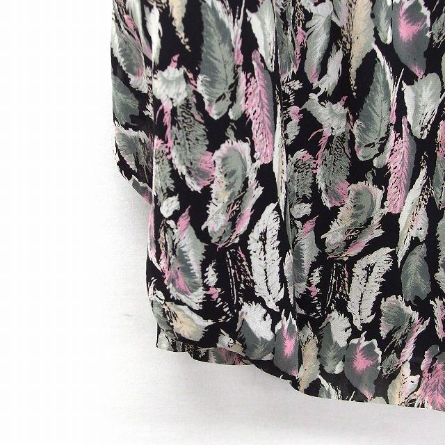 Spick & Span(スピックアンドスパン)のスピック&スパン Spick&Span スカート 総柄 ギャザー フレア ひざ丈 レディースのスカート(ひざ丈スカート)の商品写真