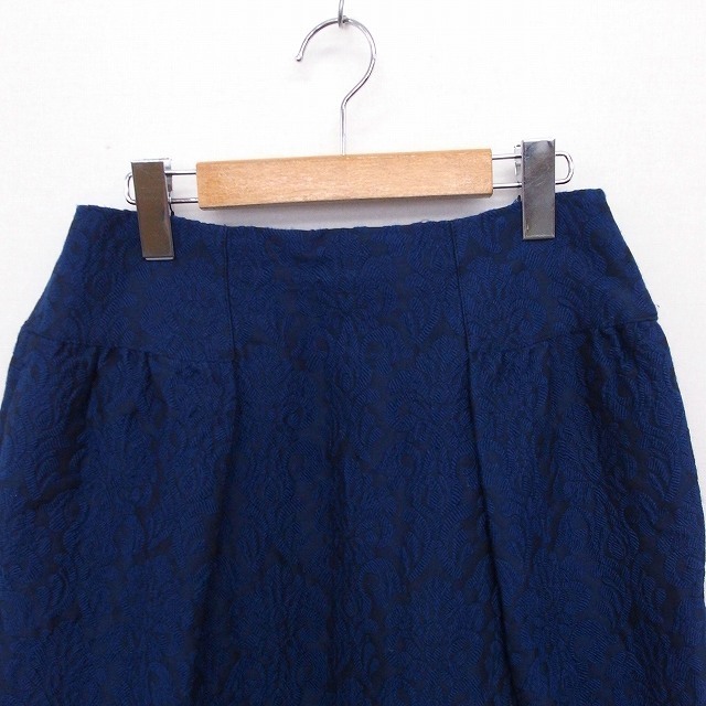 Ballsey(ボールジィ)のボールジー BALLSEY トゥモローランド スカート 総柄 コクーン ひざ丈 レディースのスカート(ひざ丈スカート)の商品写真