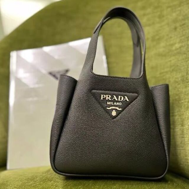 残りわずか】 PRADA トートバッグ ハンドバッグ レザー プラダ PRADA