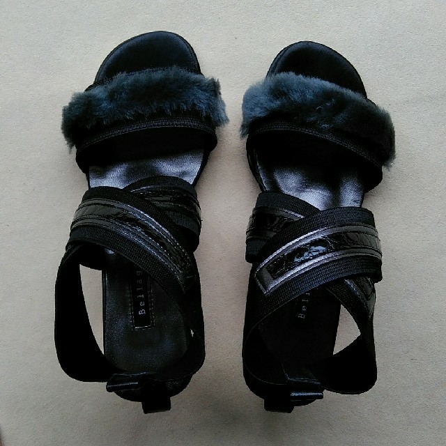 クロスゴムサンダル　黒　24.5㎝ レディースの靴/シューズ(サンダル)の商品写真